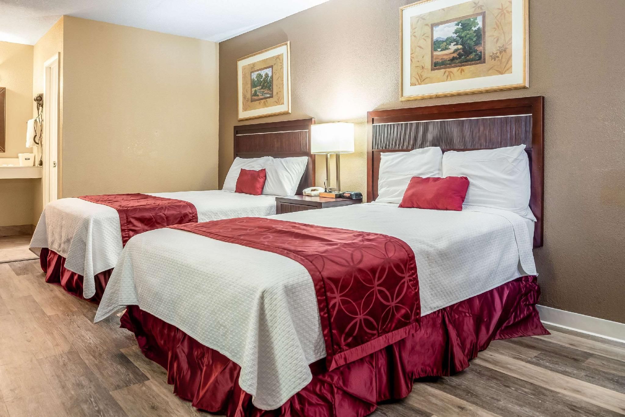 2 Double Beds, Smoking