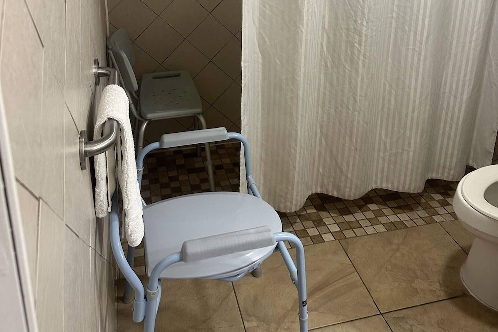 Rodeway Inn Bushnell Room, 2 Double Beds, Accessible, Non Smoking 2