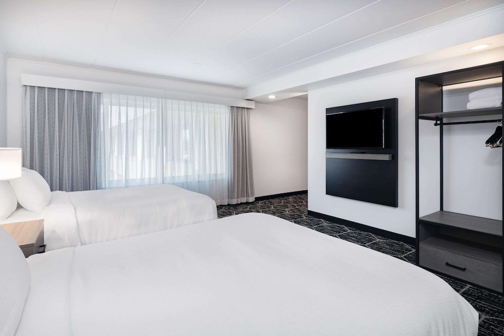 Suite, 2 Queen Beds, Non Smoking