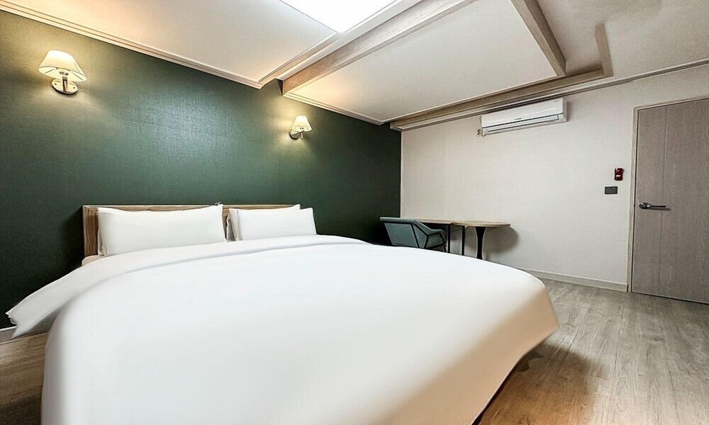 Gumi Time Hotel Double Room 12