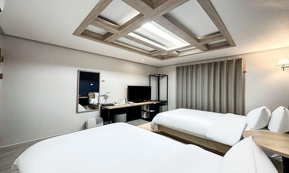 Gumi Time Hotel Twin Room 4