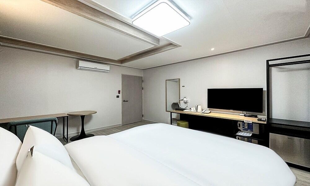 Gumi Time Hotel Double Room 14