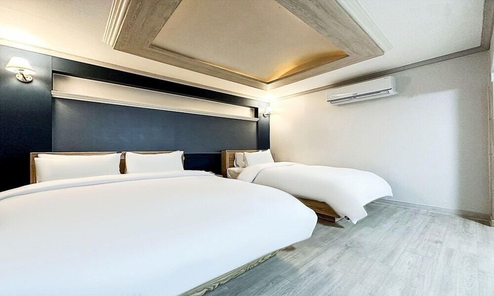 Gumi Time Hotel Family Twin Room 7