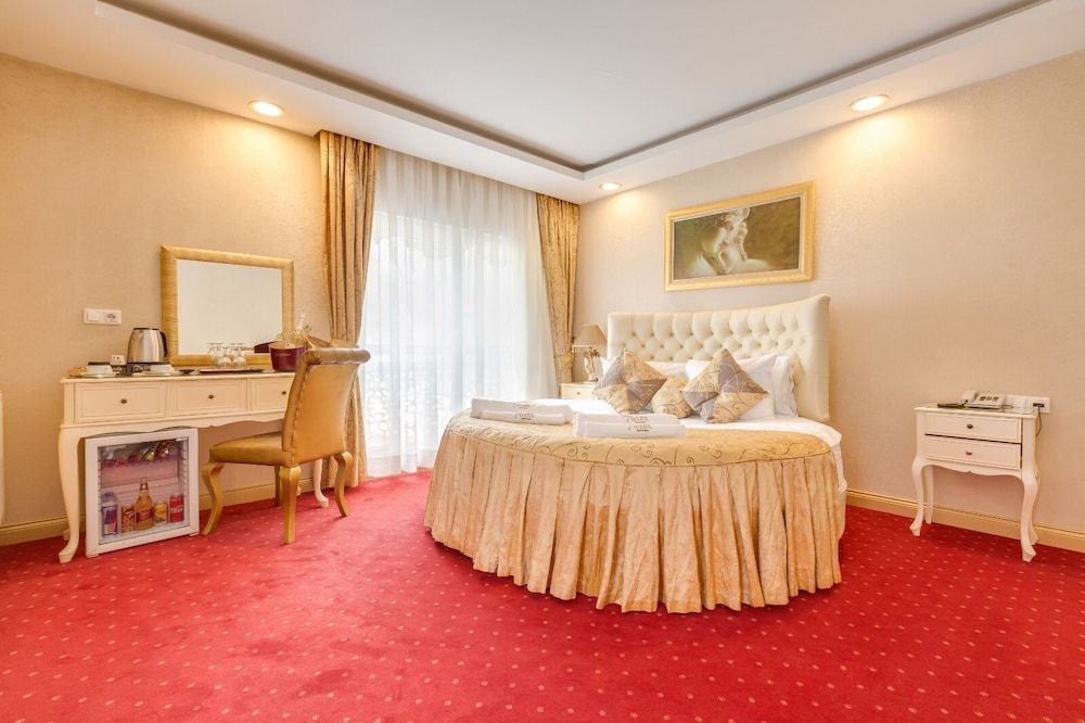 undefined Twins Hotel 2