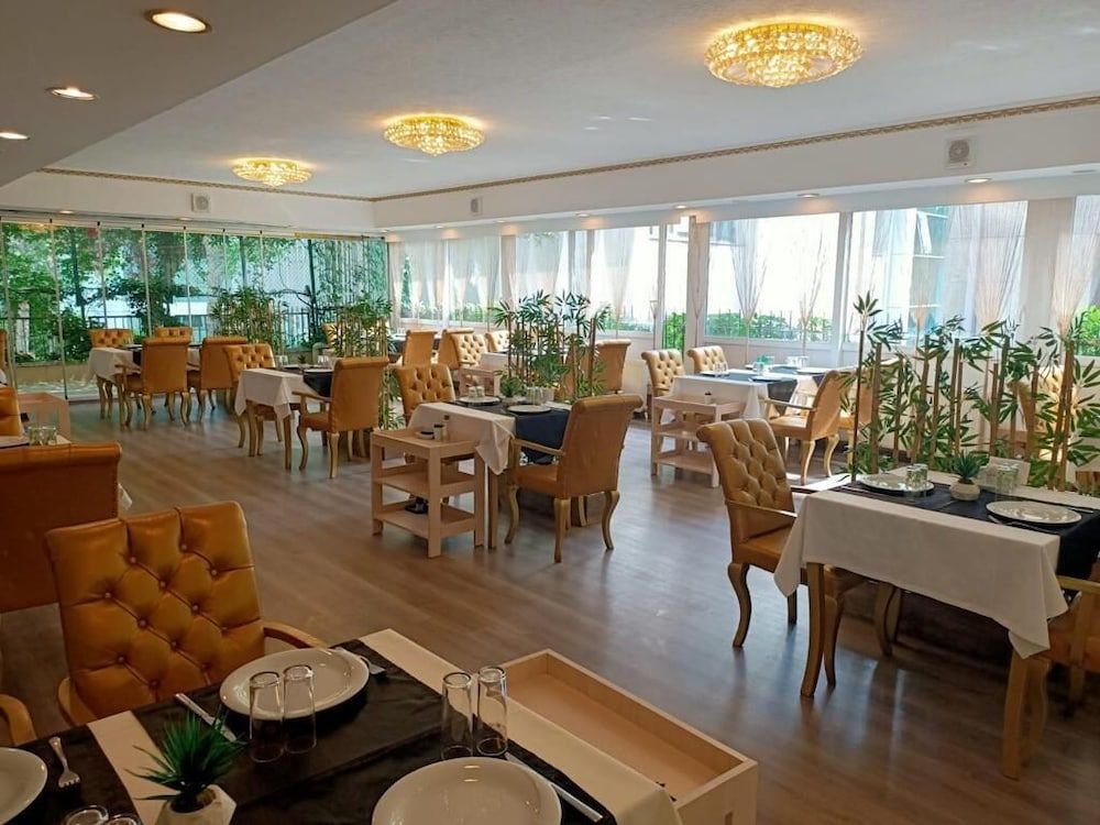 undefined Twins Hotel 8