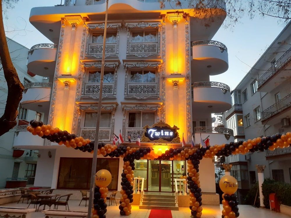 undefined Twins Hotel 5