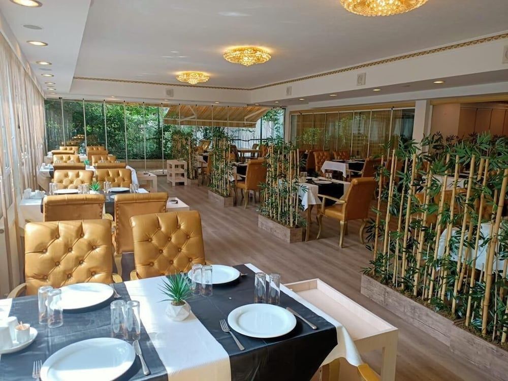 undefined Twins Hotel 7