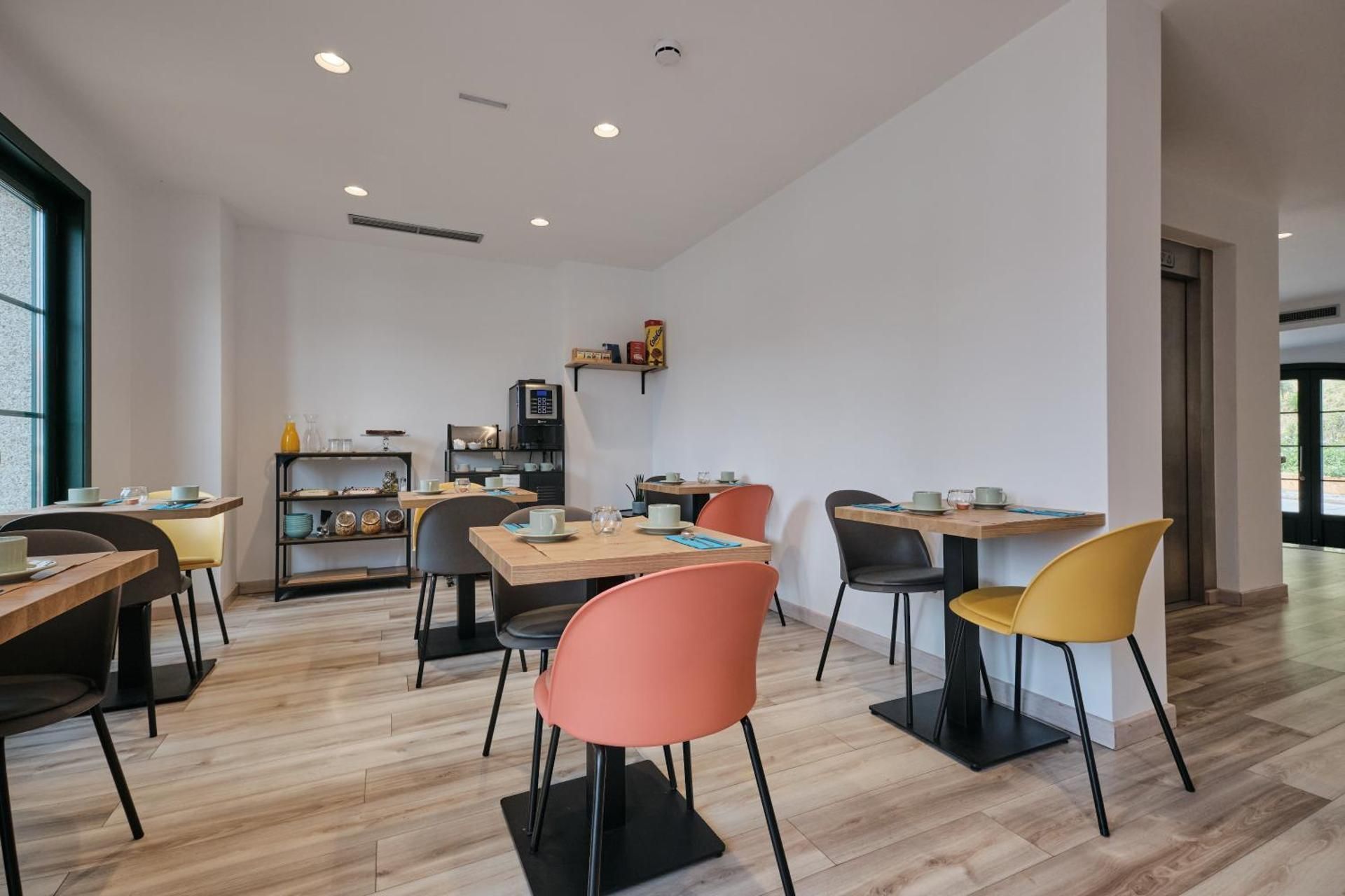 undefined Hotel Pombal Rooms 6