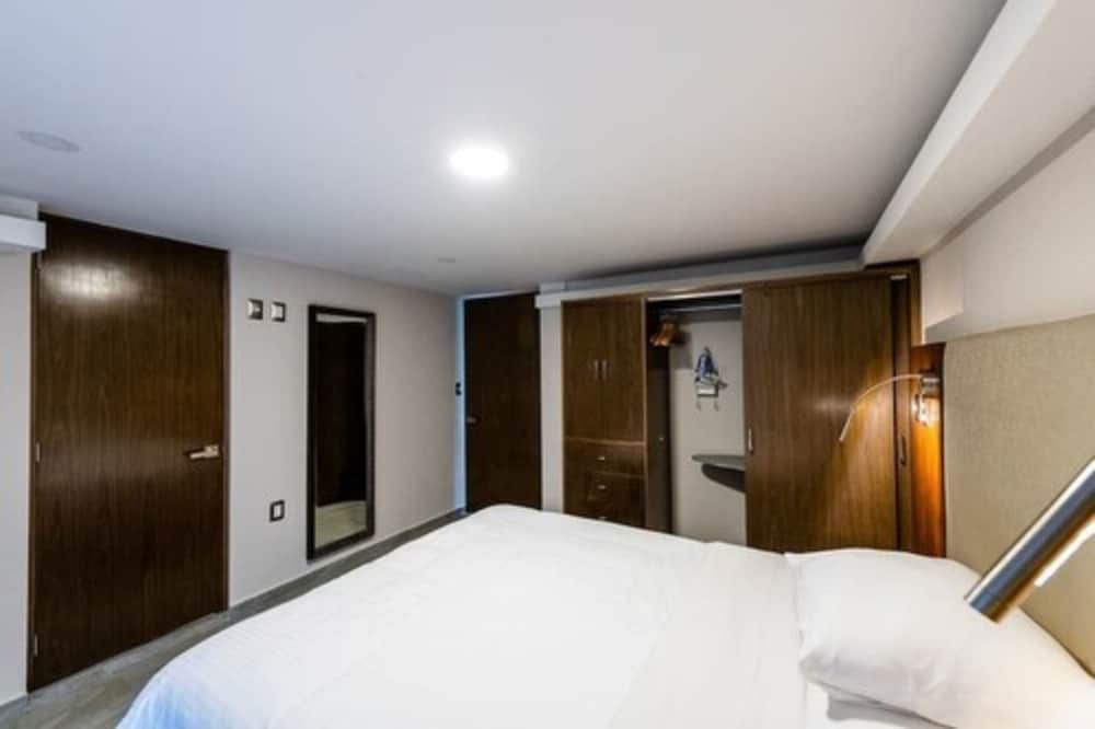 undefined Rochester 10 6