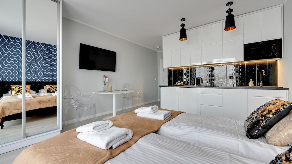 Deluxe Studio Suite, Balcony (2 Adults)