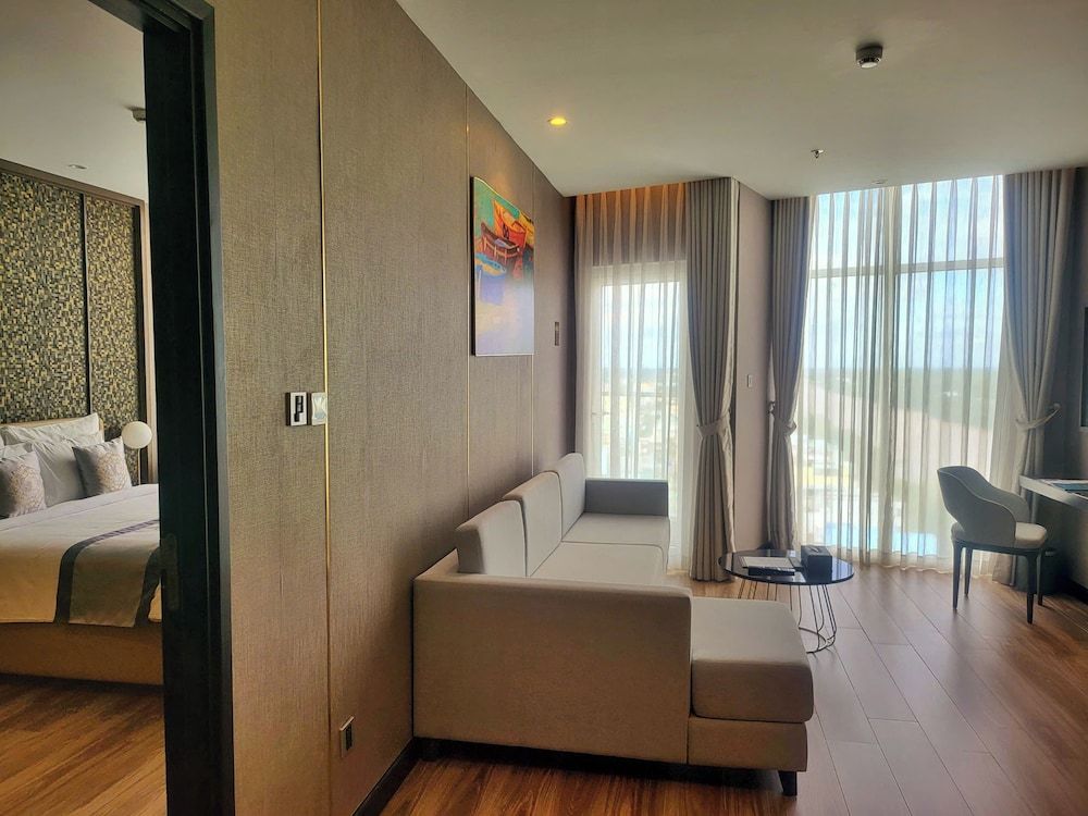 Diamond Stars Ben Tre Hotel Prime Suite Room 5