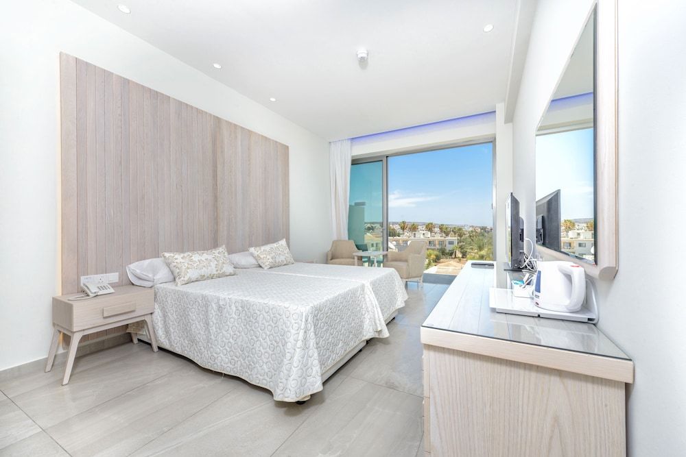 Deluxe Double or Twin inland view