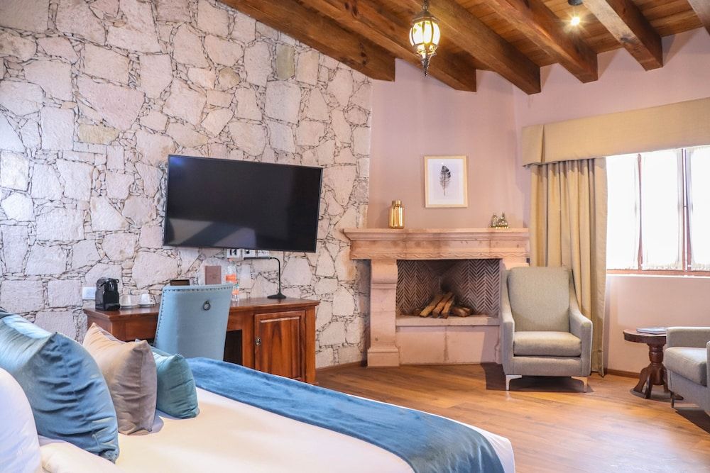 Gamma Morelia Vista Bella Deluxe Room, 1 King Bed 18