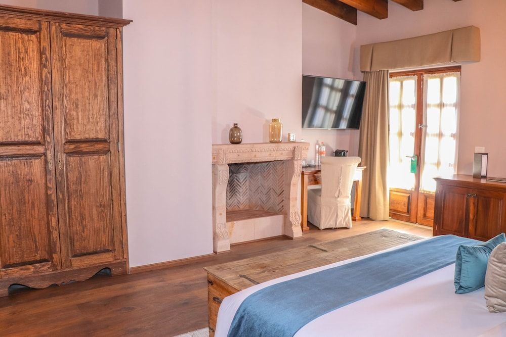 Gamma Morelia Vista Bella Deluxe Room, 1 King Bed 9