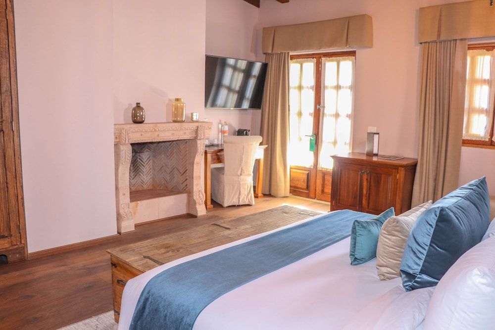 Gamma Morelia Vista Bella Deluxe Room, 1 King Bed 10