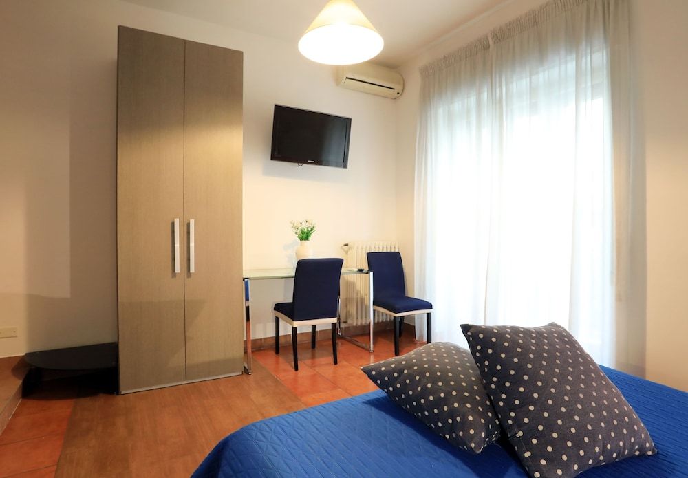 Bari Primo Piano Double Room (Blu) 5