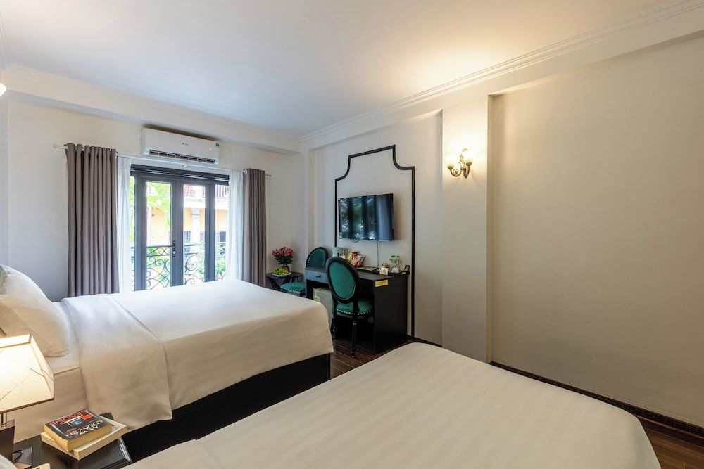 Hanoi House Hotel & Travel Deluxe Triple Room 3