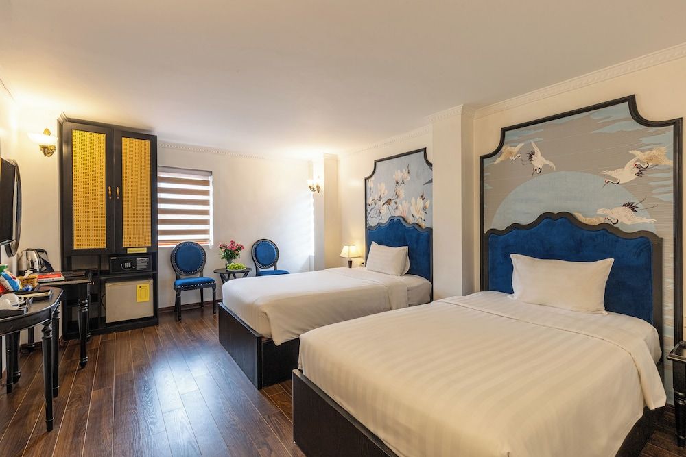 Hanoi House Hotel & Travel Deluxe Triple Room 2