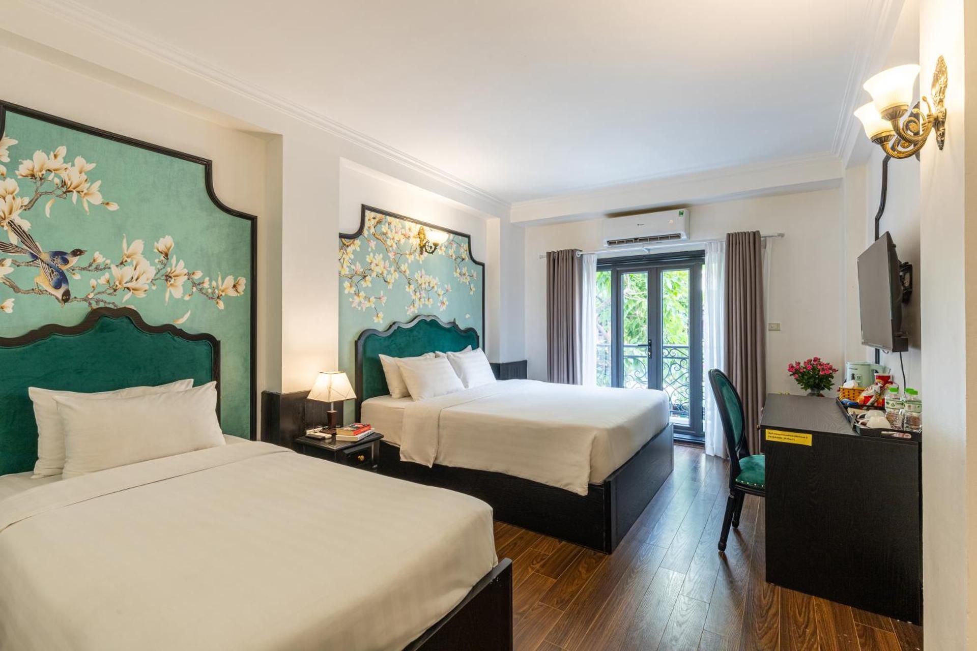 Hanoi House Hotel & Travel Deluxe Triple Room 5