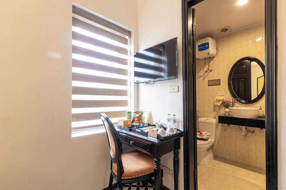 undefined Hanoi House Hotel & Travel 10