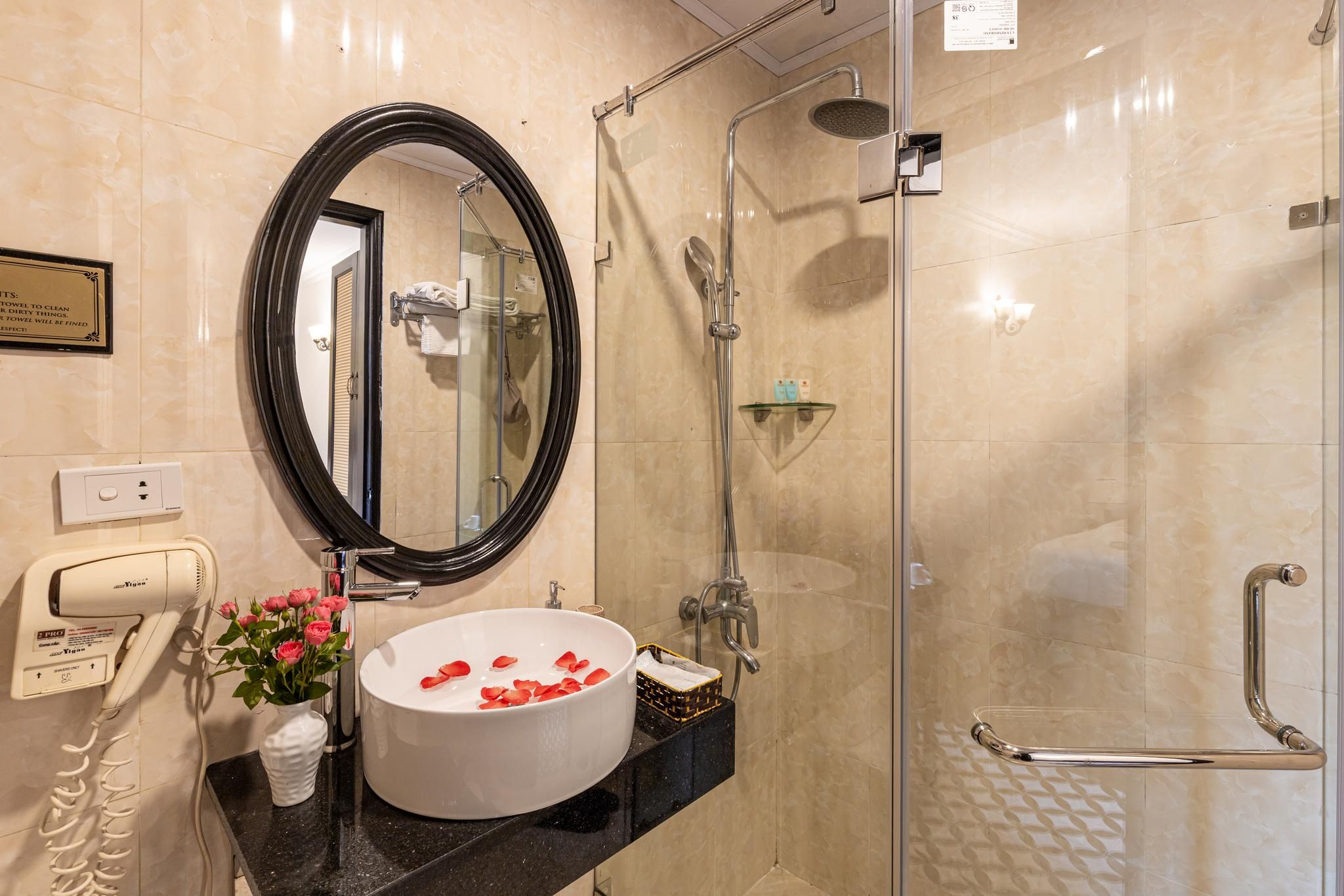 undefined Hanoi House Hotel & Travel 6