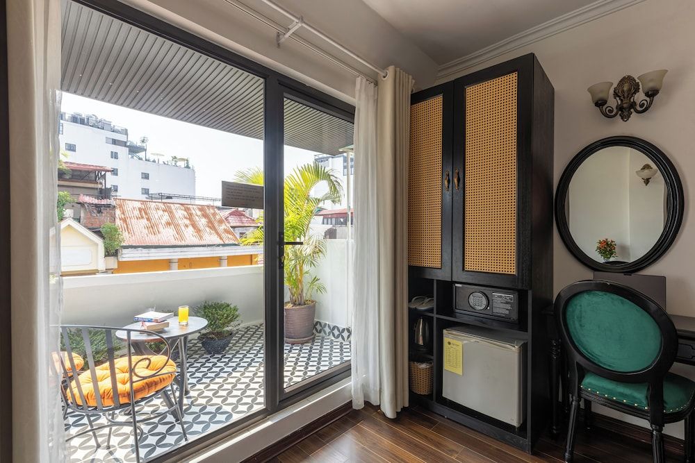 Hanoi House Hotel & Travel Luxury Double Room, Balcony 5