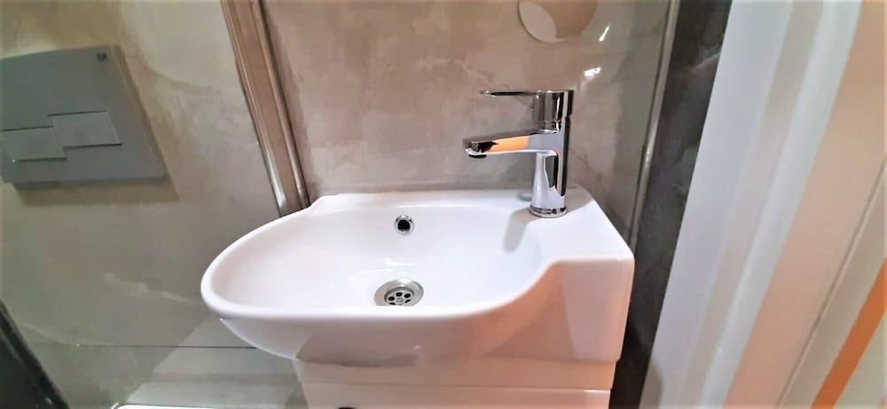 undefined Valide I Suit 9