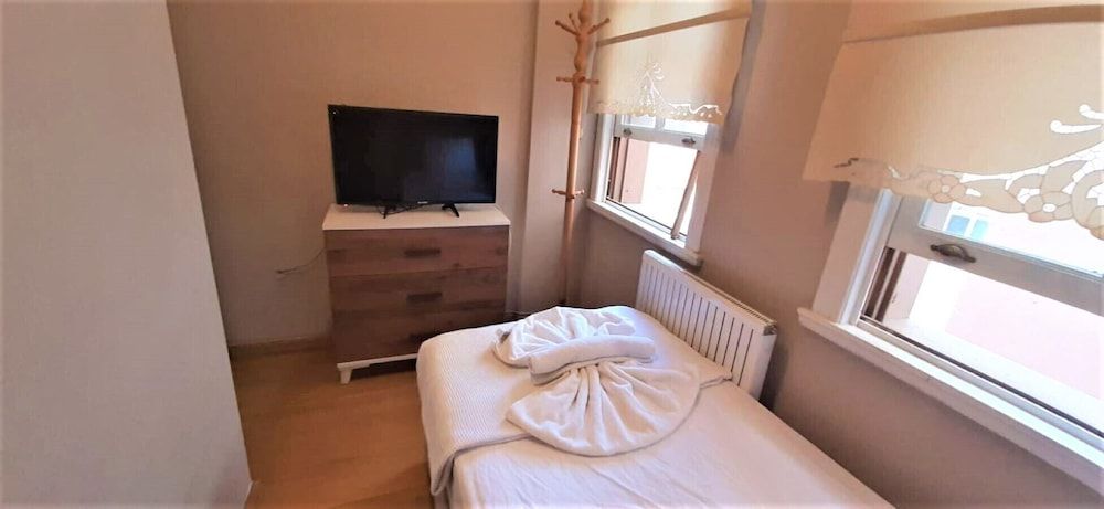 undefined Valide I Suit 6