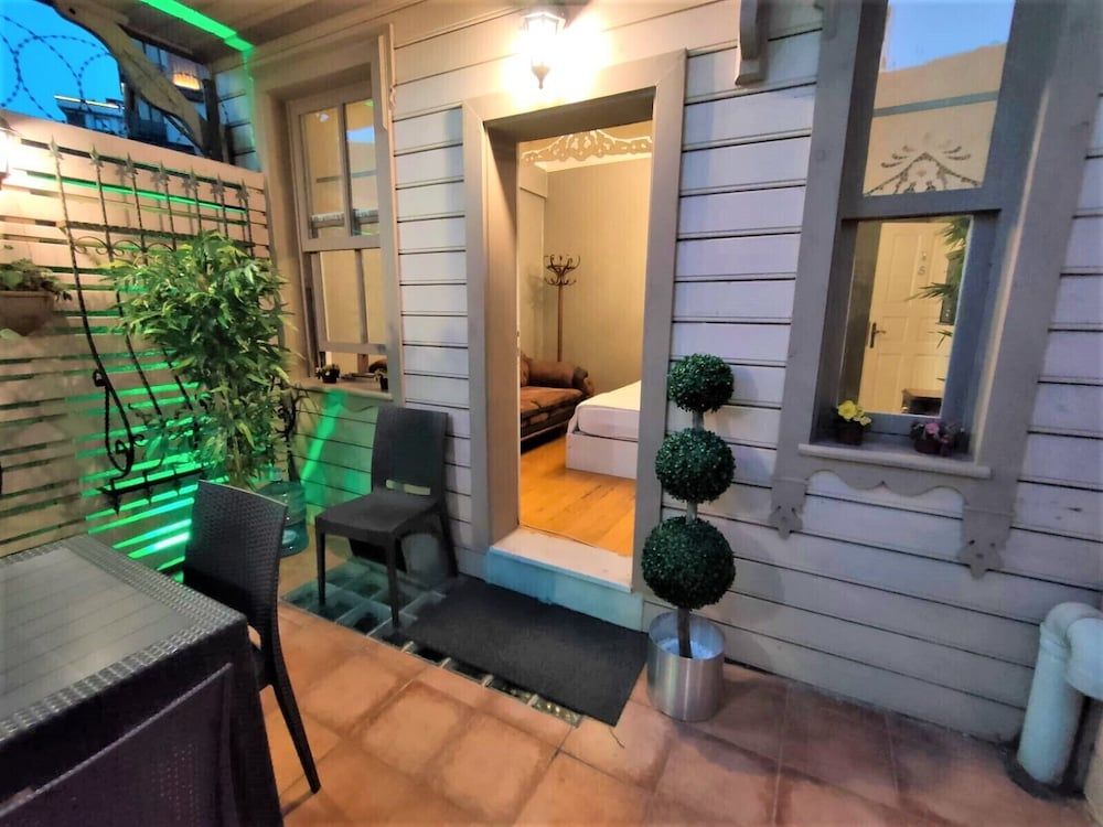 Valide I Suit Room 13