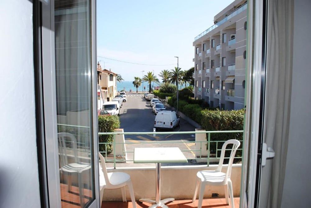 La Villa des Oliviers Double Room, Partial Sea View 4