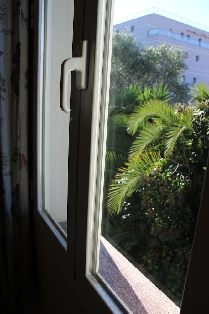 La Villa des Oliviers Double Room, Partial Sea View 7