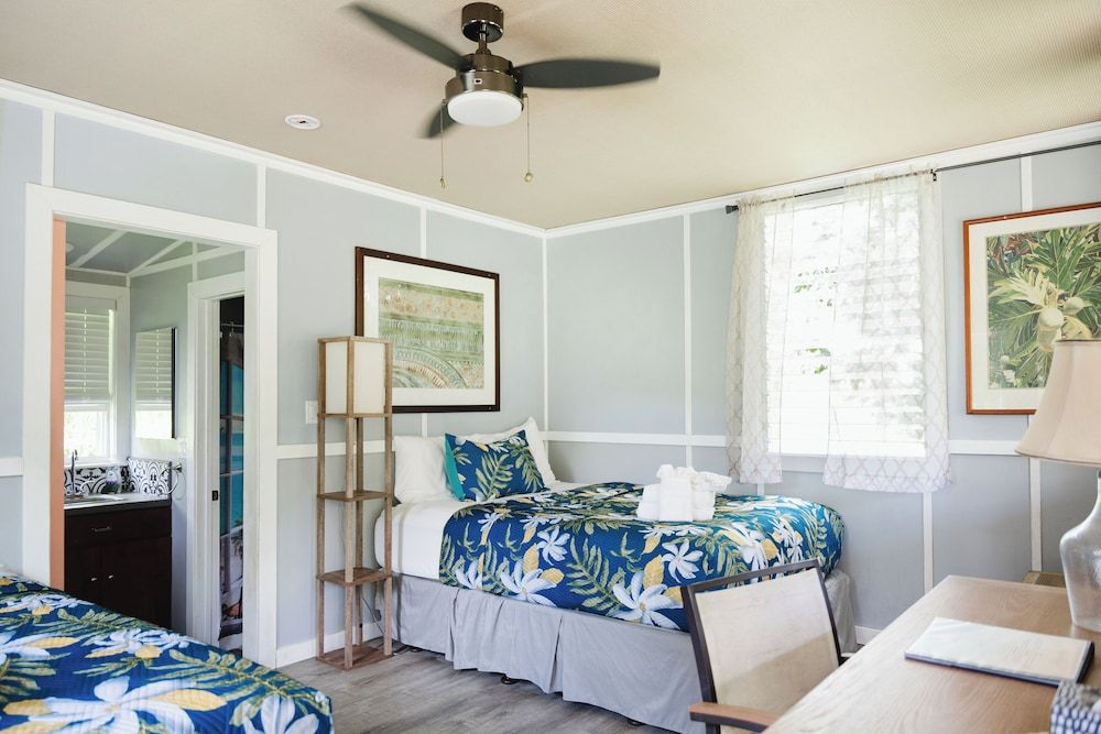 Hawaiian Sanctuary Premium Cabin, 2 Queen Beds 2