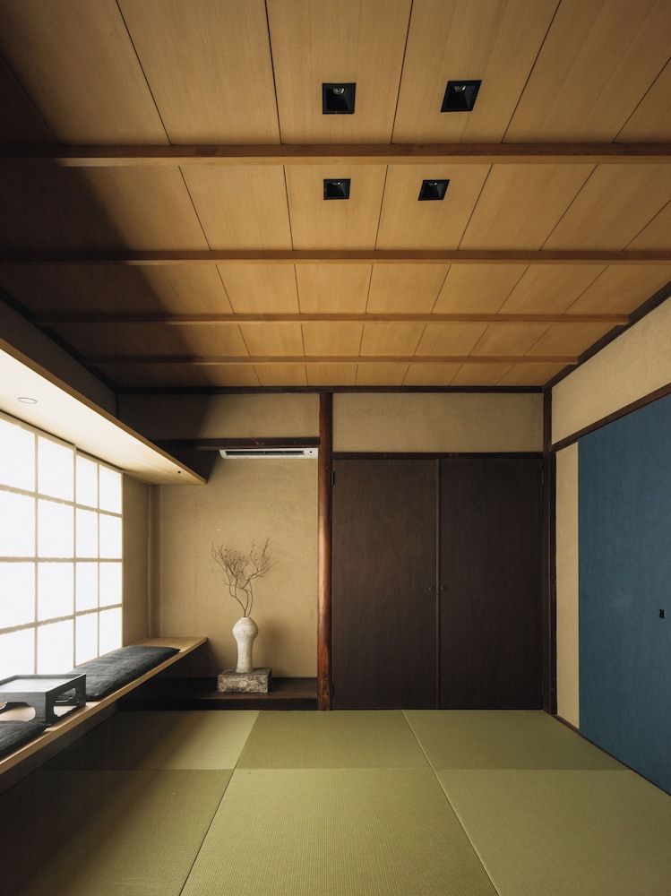 undefined Maana Kamo 8