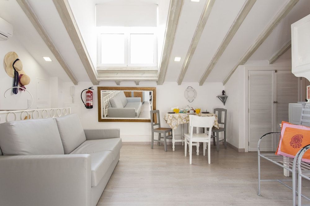 undefined ALTIDO Urban 2BR apartment in Alfama 10