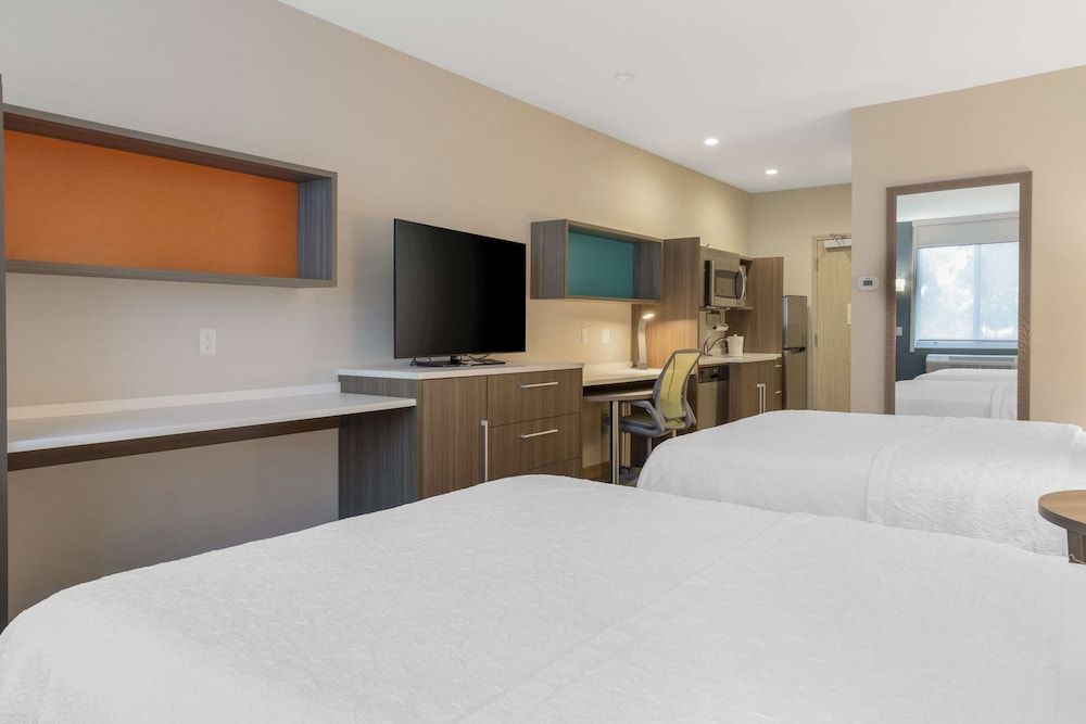 Room, 2 Queen Beds, Non Smoking