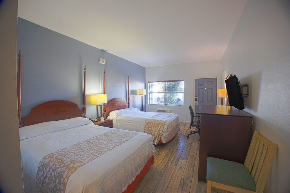 Sunrise Inn by OYO Titusville FL Room, 2 Double Beds, Non Smoking, Kitchenette 2