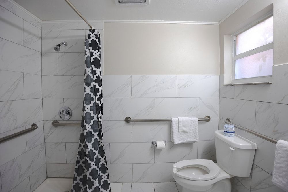 Sunrise Inn by OYO Titusville FL Room, 2 Double Beds, Non Smoking, Kitchenette 8