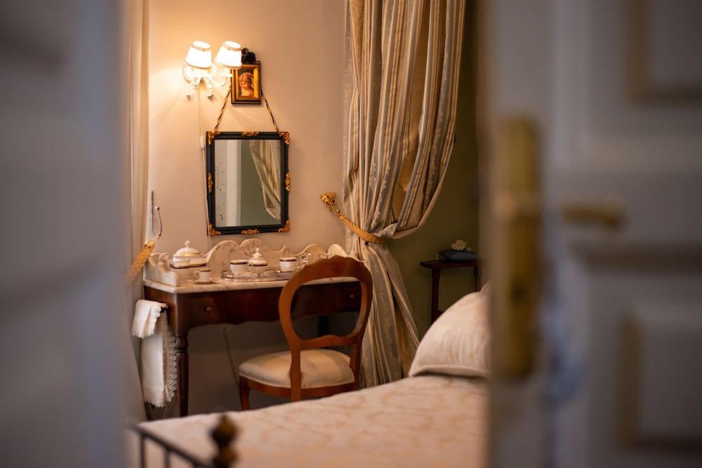 Casa Isabella Economy Double Room (External Bathroom) 5