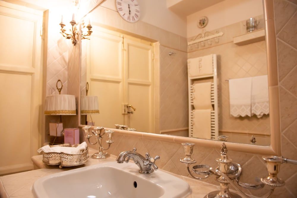 Casa Isabella Presidential Double Room 13