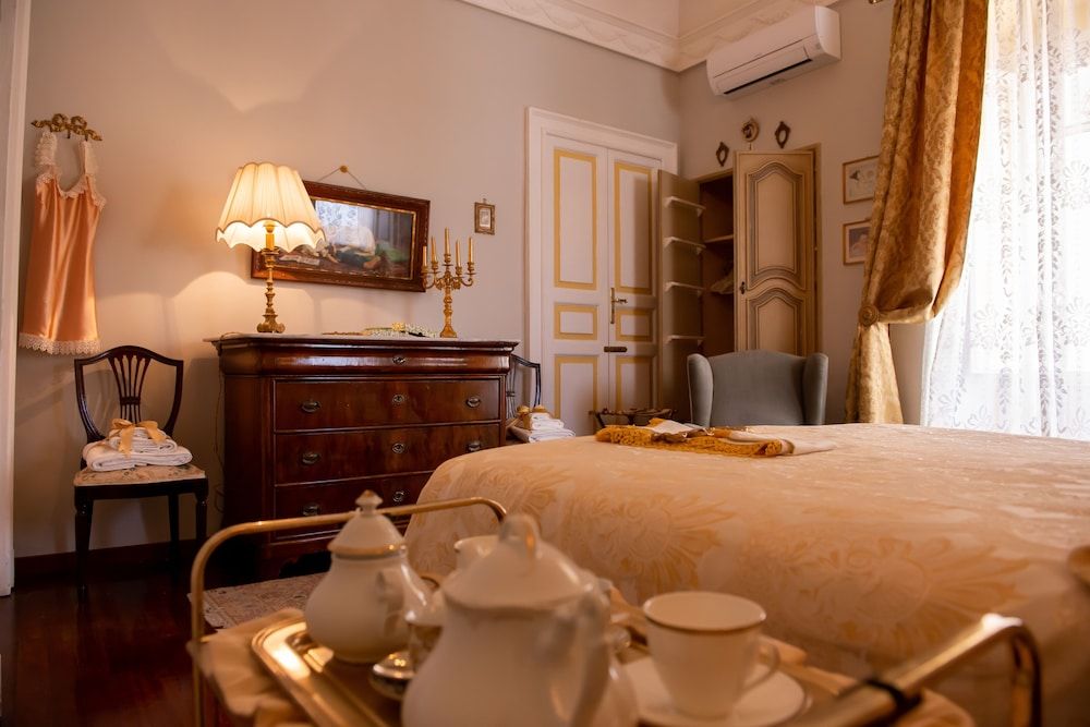 Casa Isabella Presidential Double Room 3