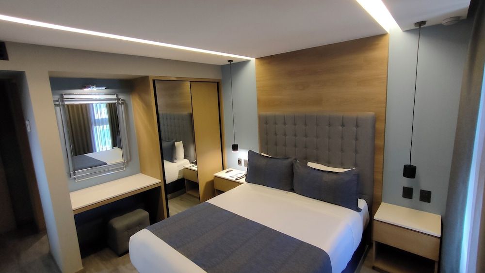 undefined Alia Inn Boutique WTC 3