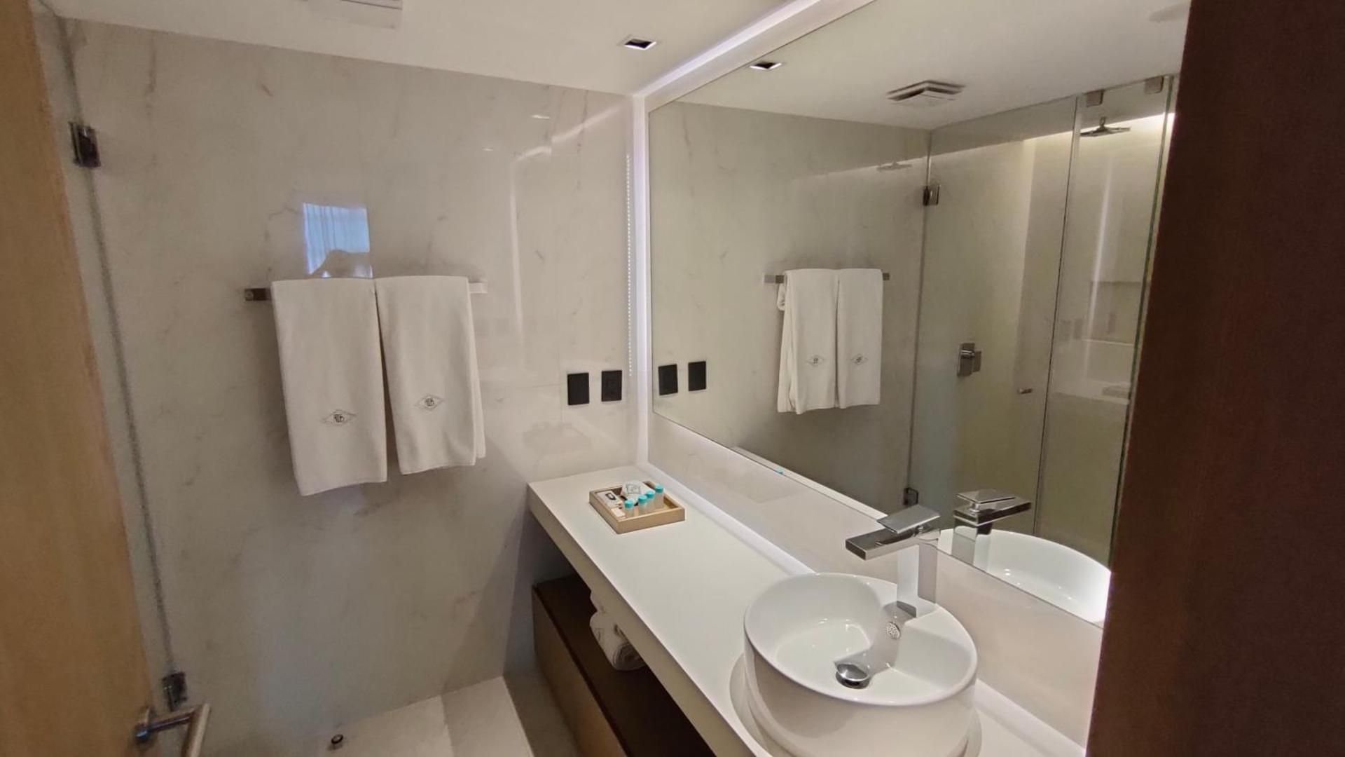 undefined Alia Inn Boutique WTC 7