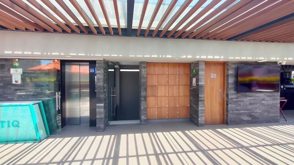 undefined Alia Inn Boutique WTC 4