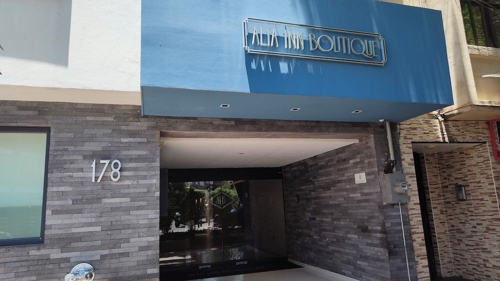 undefined Alia Inn Boutique WTC 8