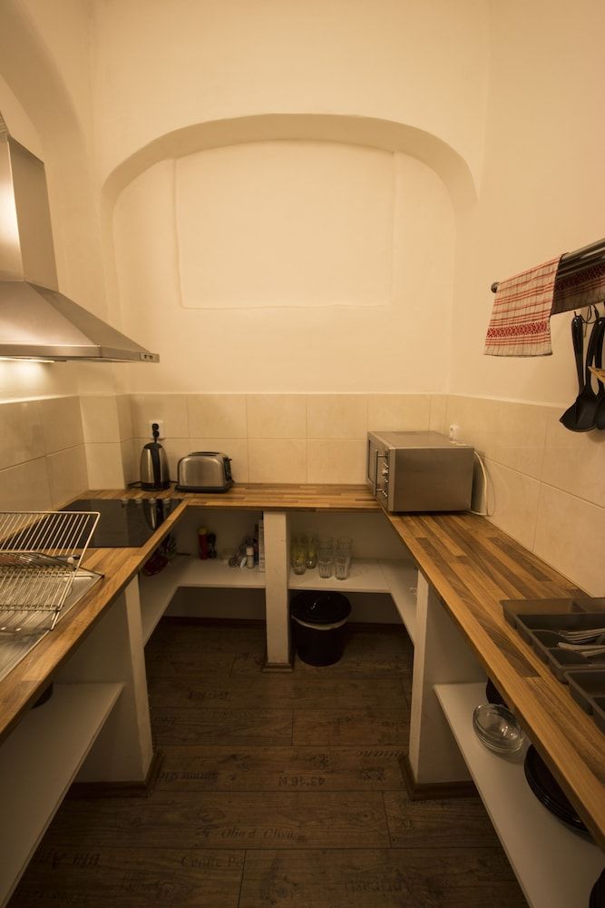 undefined Charles Bridge Economic Hostel 10