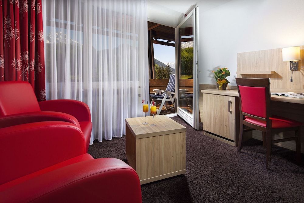 Alm- & Wellnesshotel Alpenhof Basic Double Room 4