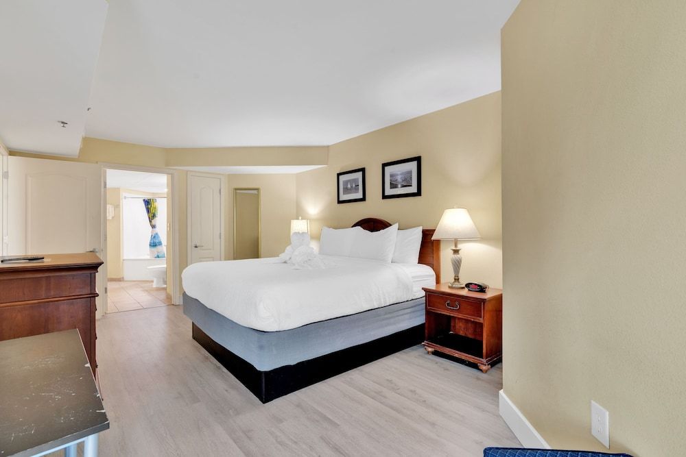 Signature Condo, Balcony, Ocean View