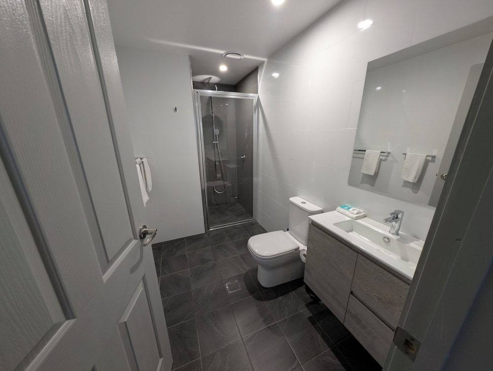 Cooma High Country Motel 4 Share Room 6