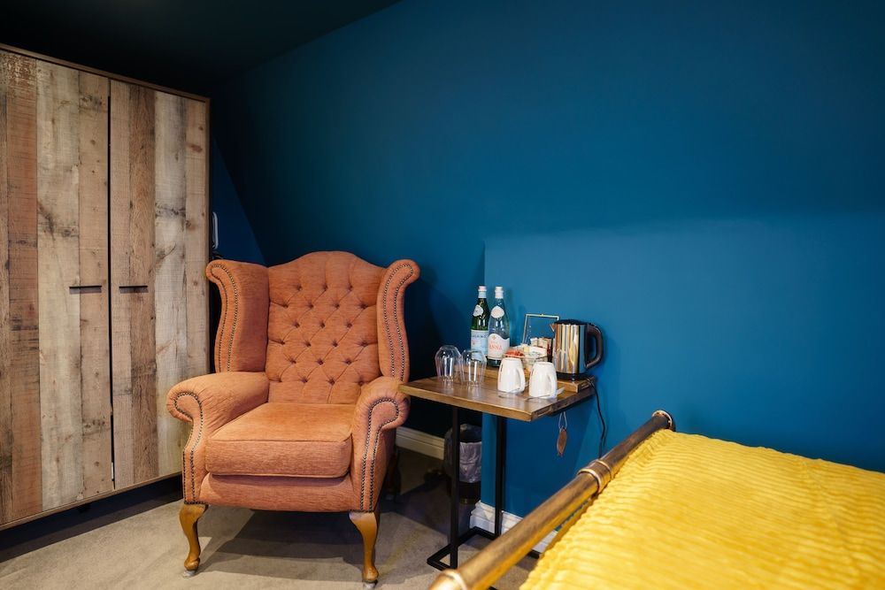 The Limes Deluxe Twin Room 3