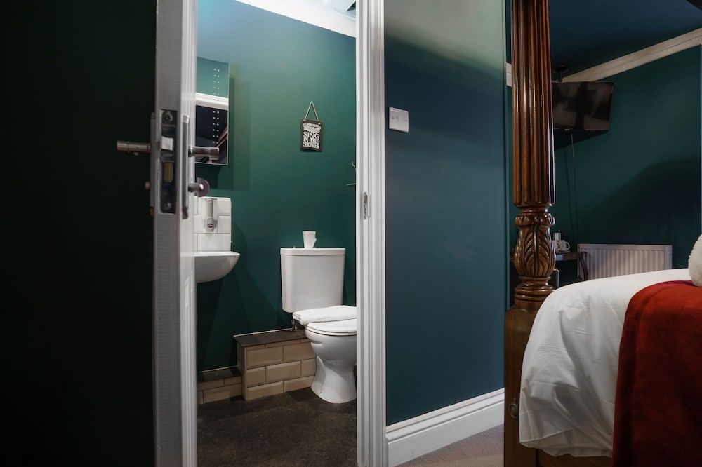 The Limes Double Room (Four Poster Bed) 4